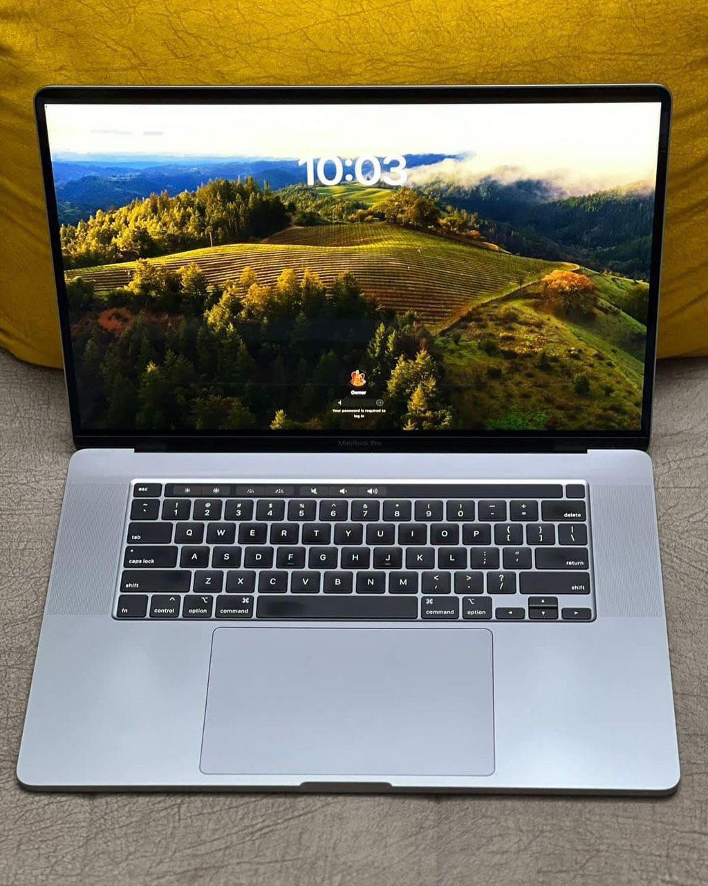 MacBook Pro i9 16 pouces Touch Bar 2019 Ram 16Go disque dur SSD 512Go