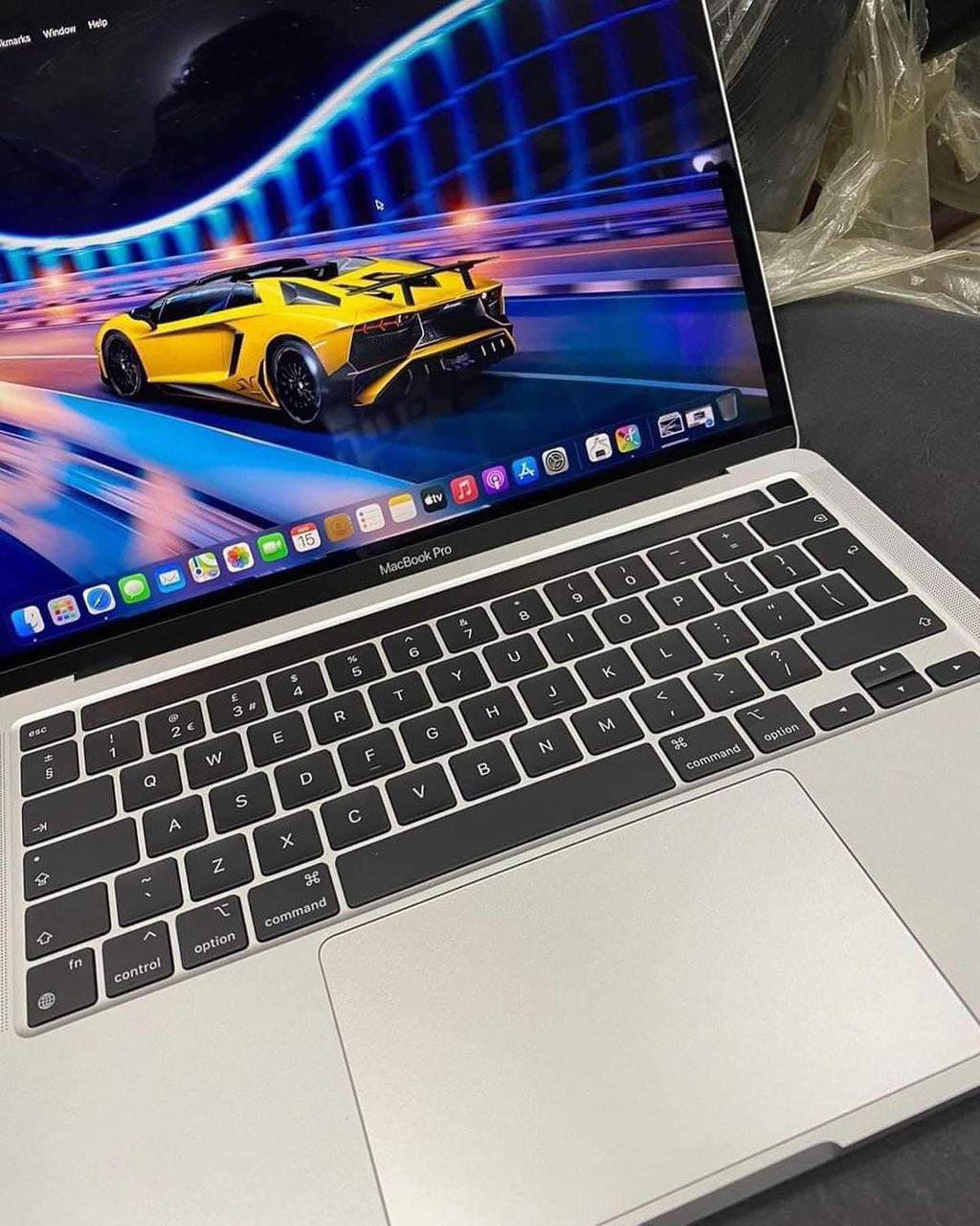 MacBook Pro Touch Bar 2020 Puce M1 Ram 8Go Disque dur SSD 256Go – Image 4