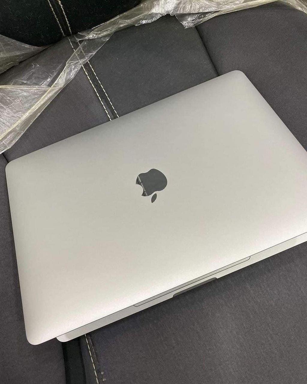 MacBook Pro Touch Bar 2020 Puce M1 Ram 8Go Disque dur SSD 256Go – Image 3